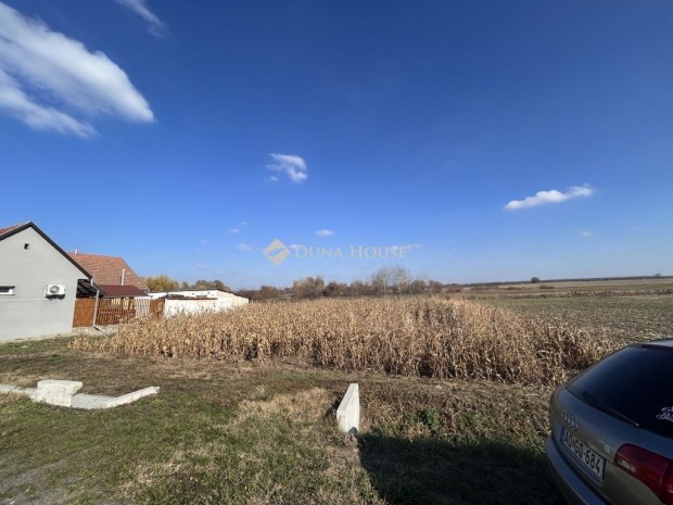 Vask�ti elad� 1547 nm-es telek