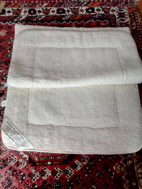 Vastag derékalj dupla rétegű. 100% gyapjú