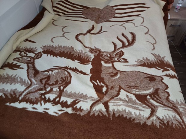 Vastag pléd - ágytakaró - 220 x 240 cm szarvas mintás Pécsen eladó