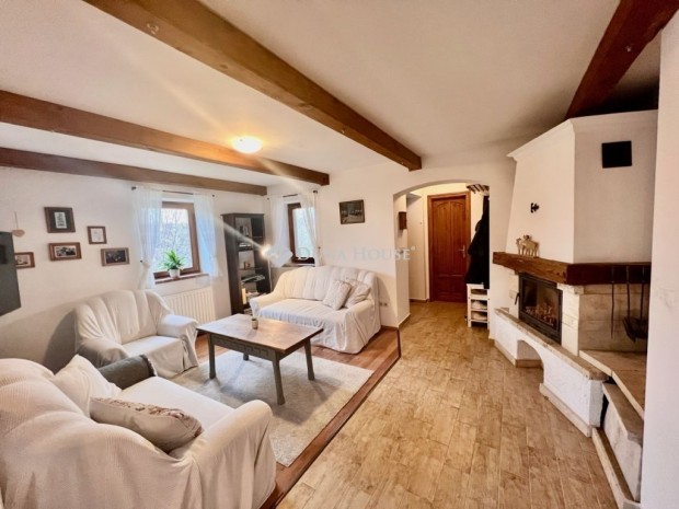 V�szolyi elad� 150 nm-es h�z