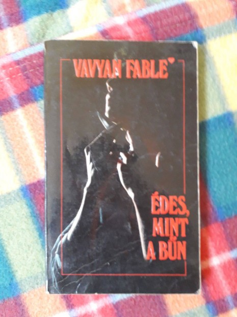 Vavyan Fable: des, mint a bn