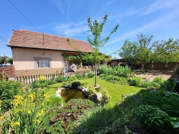 Vecs�si 121 nm-es h�z elad�