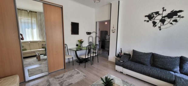 Vecs�si 66 nm-es h�z elad�