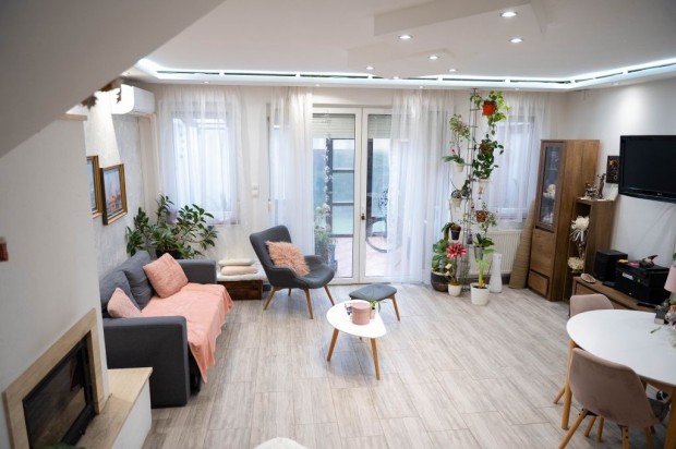 Vecs�si elad� 102 nm-es h�z