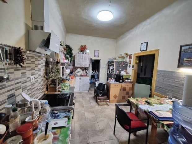 Vecs�si elad� 72 nm-es h�z