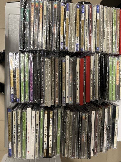 Vegyes CD lemez egyben 110db