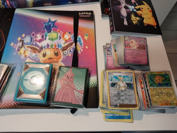 Vegyes Pokémon csomag, kártya, mappa, hátizsák