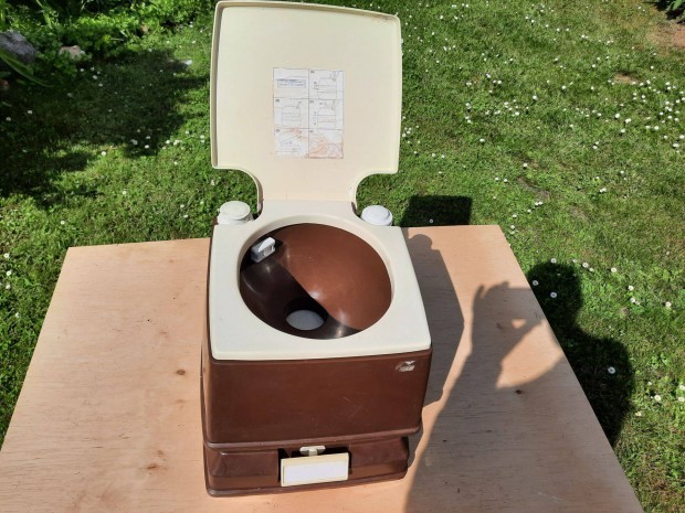 Vegyi WC Utazshoz Gpkocsiba Olcsn