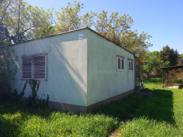 Velence, Kis út, 40 m2-es, üdülő, 2 szobás, felújítandó állapotú