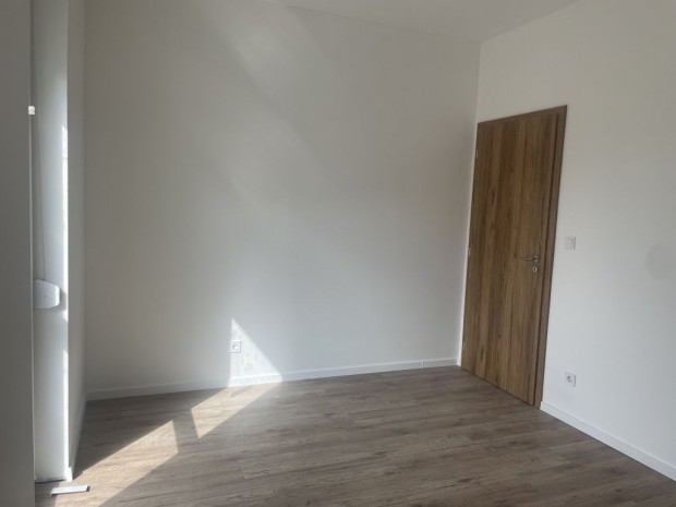 Velence, Mad�r utca, 91 m2-es, ikerh�z, 5 szob�s, �j �p�t�s� �llapot�