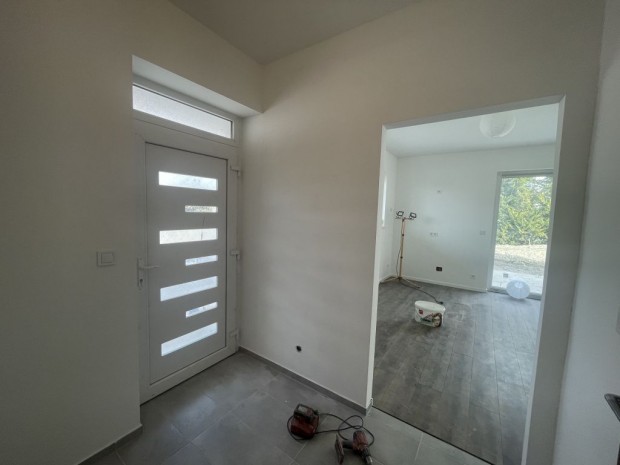 Velence, �jtelepi utca, 83 m2-es, ikerh�z, 4 szob�s, �j �p�t�s�