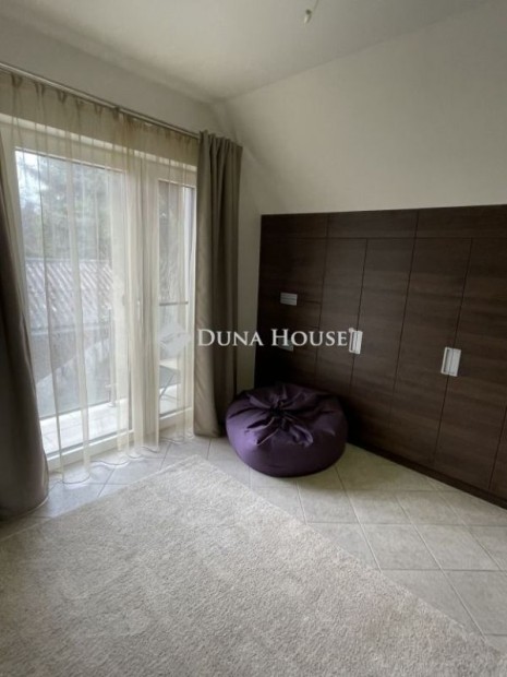 Velencei elad� 156 nm-es h�z