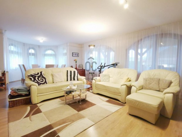 Velencei elad� 165 nm-es h�z