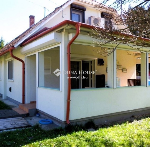 Velencei eladó 85 nm-es ház