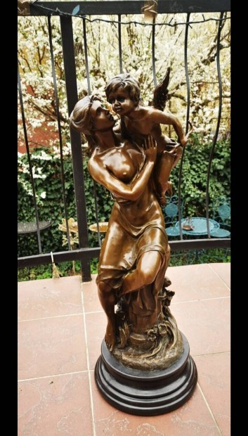 Vnusz s mor - Tekintlyes bronz szobor