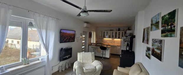 Veresegyh�z, Csokonai utca, 120 m2-es, csal�di h�z, 4 szob�s