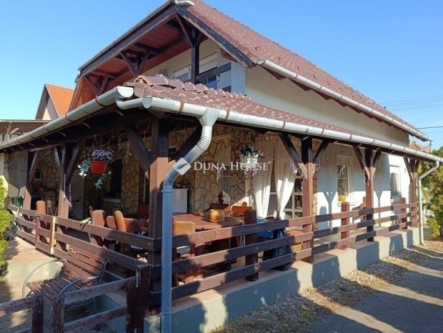 Veresegyh�zi elad� 164 nm-es h�z