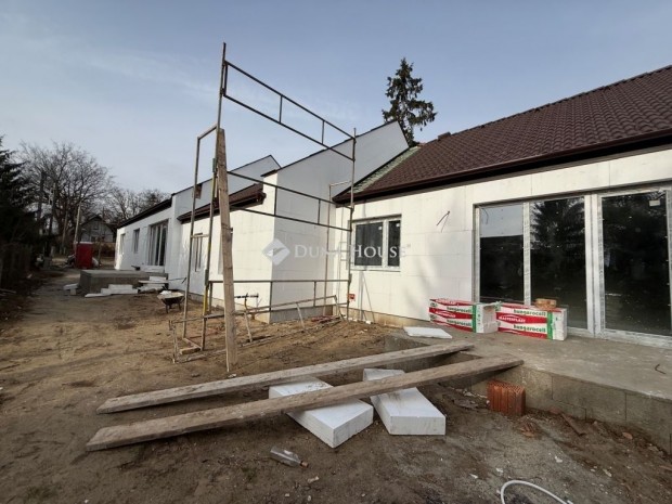 Veresegyh�zi elad� 90 nm-es h�z