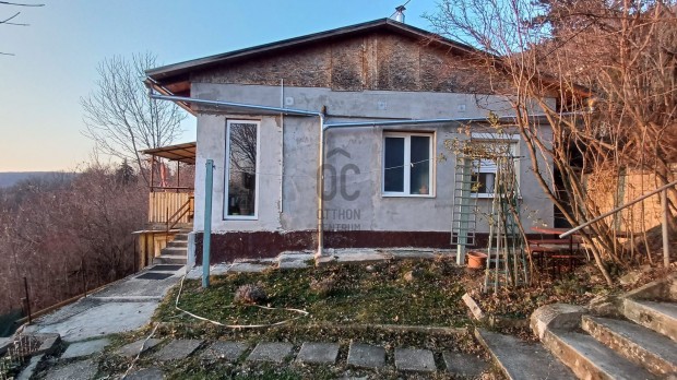 Ver�cei elad� t�gla csal�di h�z