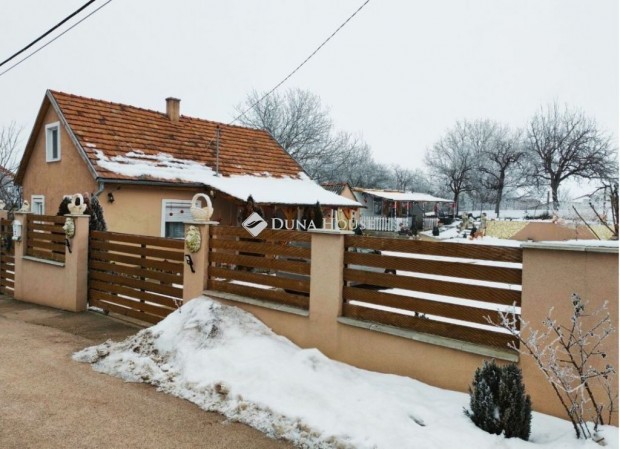 Versegi 92 nm-es h�z elad�