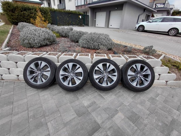 Verso Berlingo Combo Rifter 5008 DS7 alufelni 205/55/R17 nyari gumi