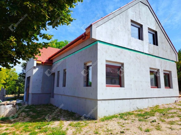 V�rtesacs�n, Csend, kil�t�s, melegs�g  a mindennapok luxusa.