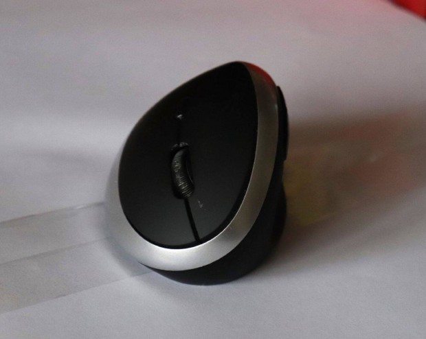 Vertik�lis eg�r sok funkci�val 4000 Ft