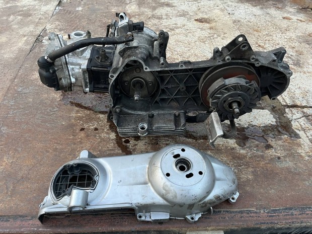 Vespa GTS 125 Piaggio blokk motor motorblokk