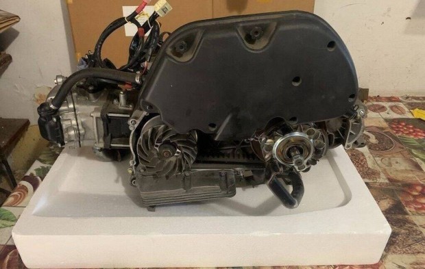 Vespa GTS 125 blokk motor motorblokk 8000km