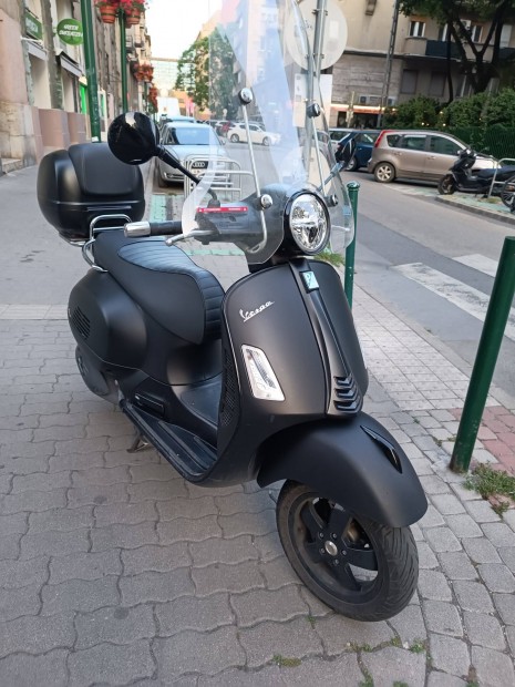 Vespa GTS 300 Notte