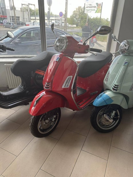 Vespa GTS 300 Super/Mo.-i/1tulaj/900km/4 hnapos/