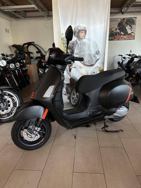 Vespa GTS 300 Supersport/matt fekete/ 1.-tulaj/...