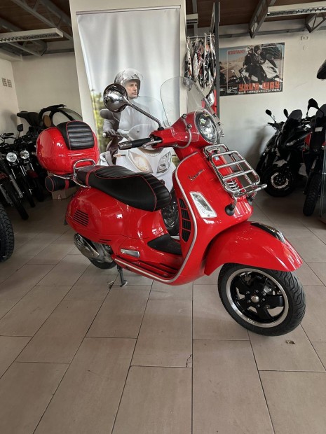 Vespa GTS 300 /Mo.-i/Rengeteg gyri extrval!Sz...