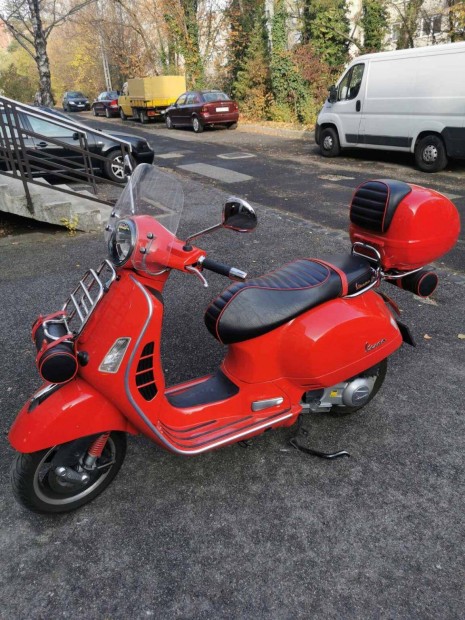 Vespa GTS 300 /Mo.-i/Rengeteg gyri extrval!Sz...