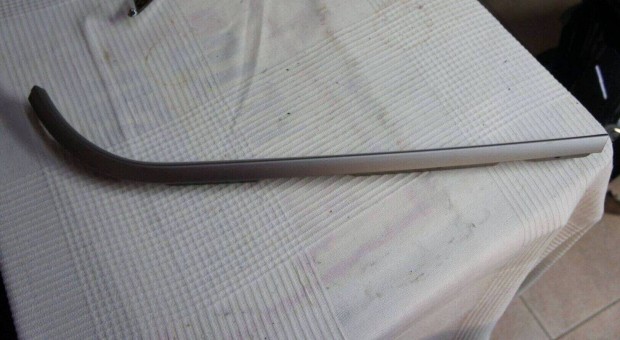 Vespa GTS balos díszléc bal oldali legújabb vespa modell