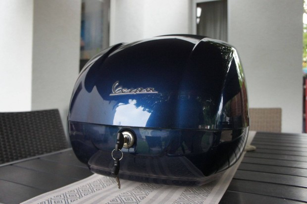 Vespa GTS doboz újszerű sisaktartó