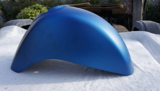 Vespa GTS első sárvédő szép állapot