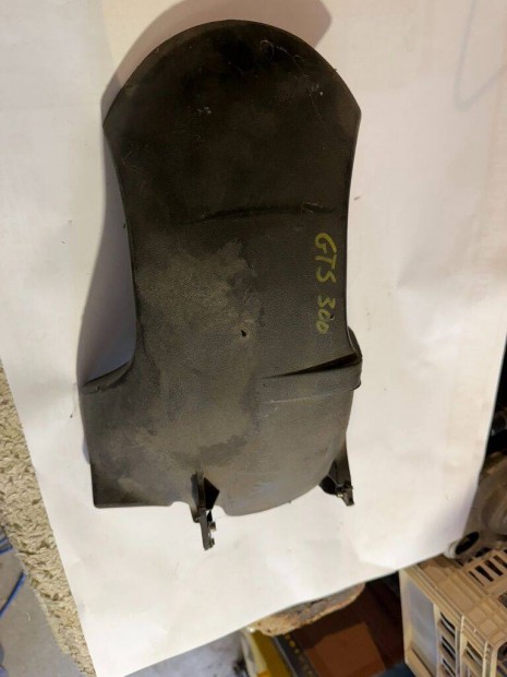 Vespa GTS h�ts� ker�k f�l�tti s�rv�d�