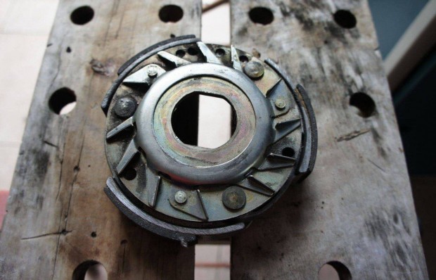 Vespa GTS kuplung LK6152