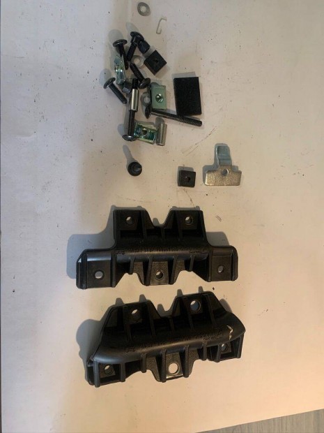 Vespa GTS lenyitható csomagtartóhoz doboz felszereléséhez adapter