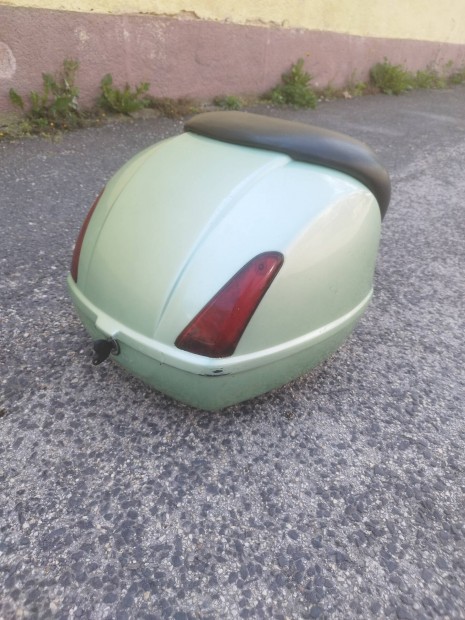 Vespa GTS sisaktart doboz elad 