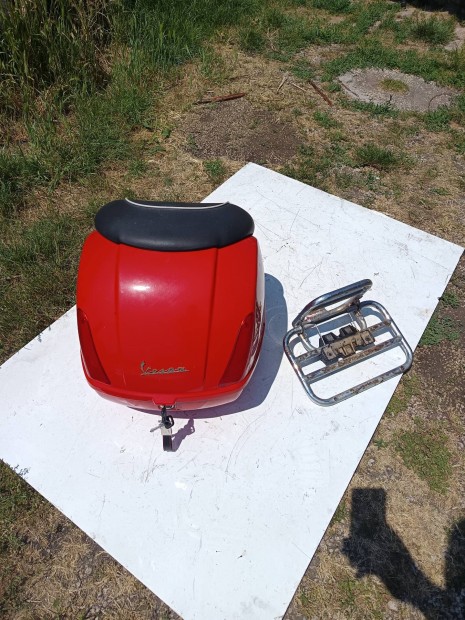 Vespa GTS sisaktartó doboz konzollal együtt eladó