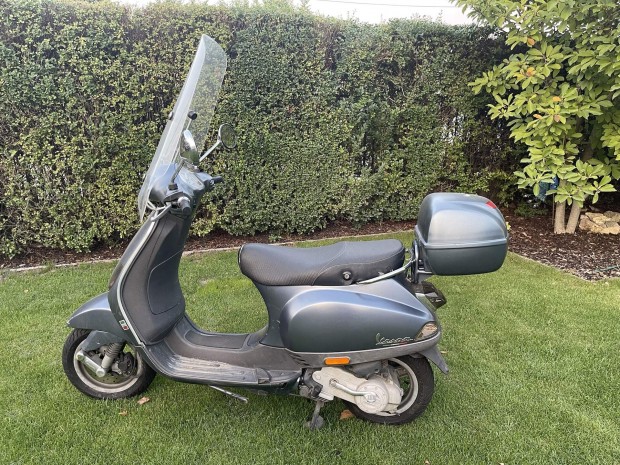 Vespa LX50 robogó