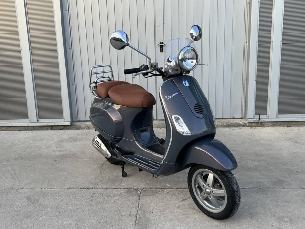 Vespa LXV 125 .