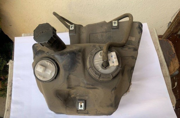 Vespa LX 125 150 ie zemanyag tank zemanyagtank injektoros
