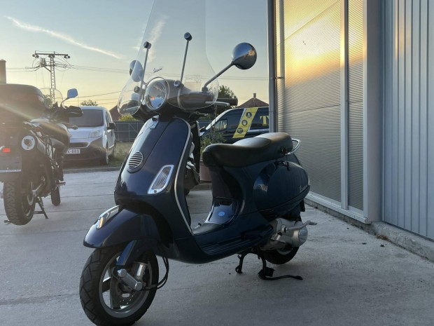 Vespa LX 125 ..