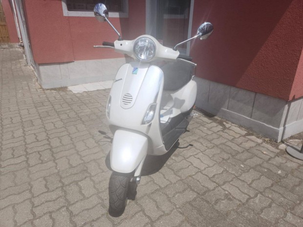 Vespa LX 50 2T robogó