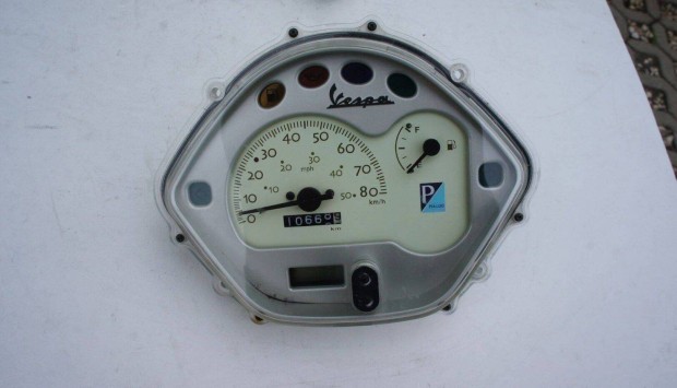 Vespa LX 50 4T 2T műszerfal szép állapotban