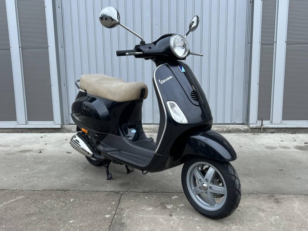 Vespa LX 50 ...