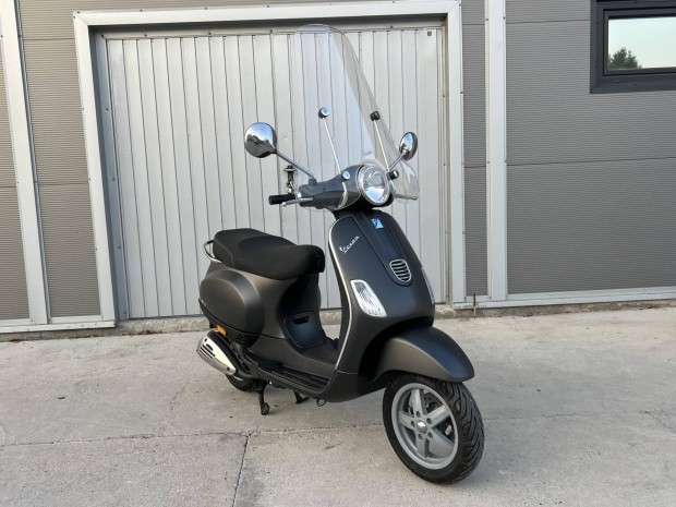 Vespa LX 50 ...